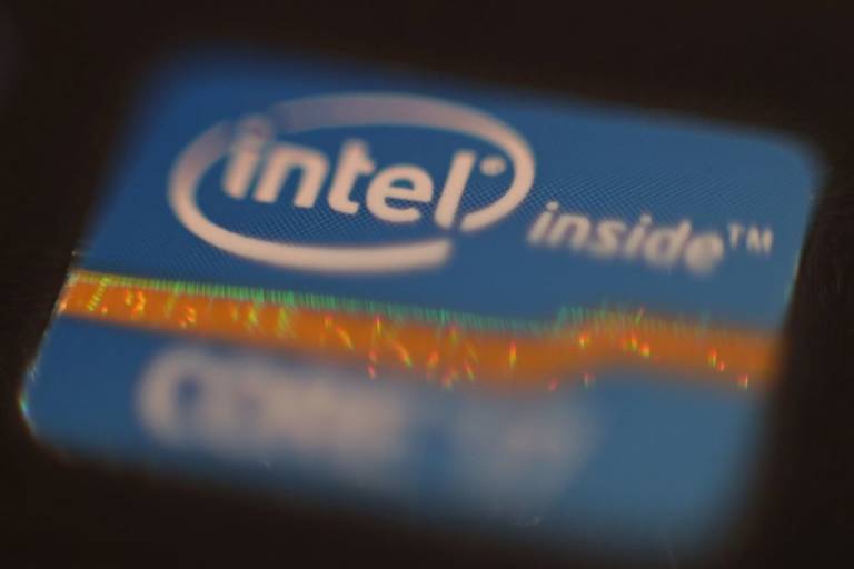 Intel hires a manufacturing process veteran to change gears