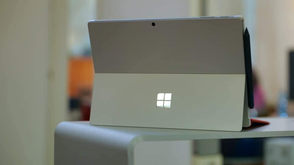 Microsoft Surface Pro 7 suddenly shuts down: solutions and causes