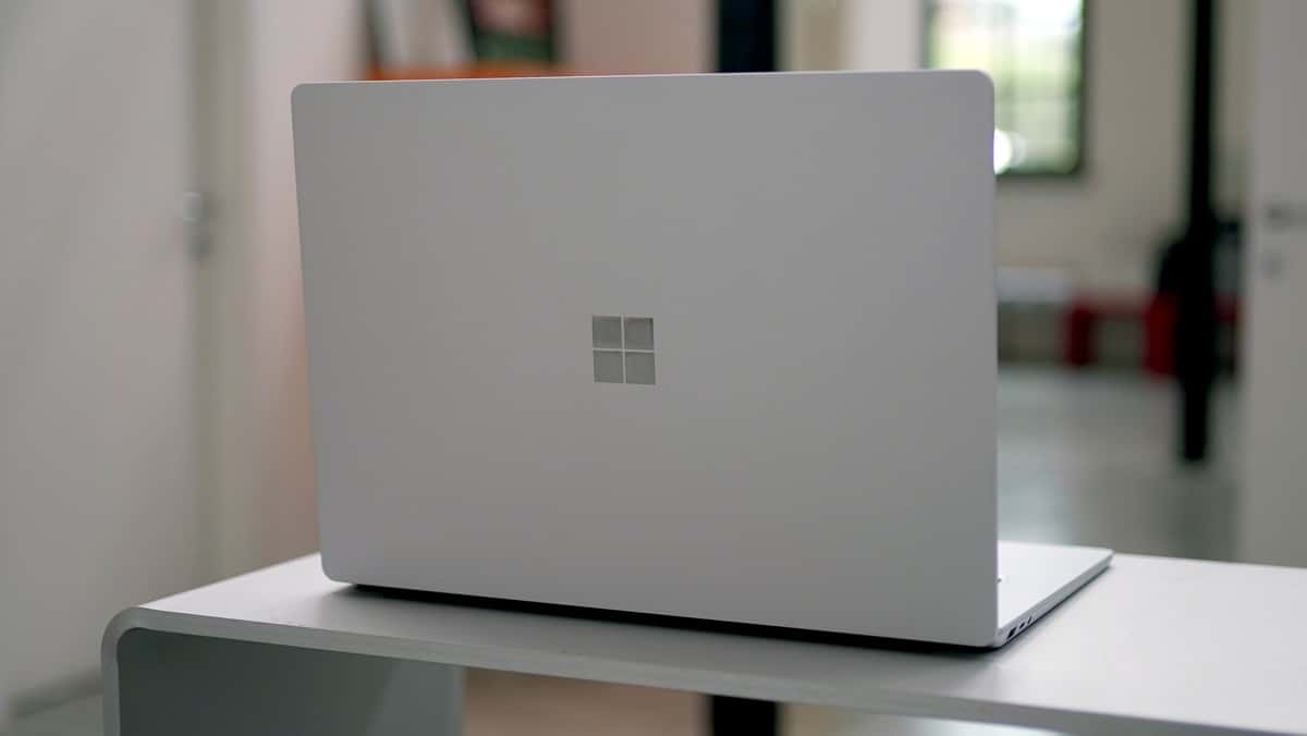 Surface Laptop 3, the cracked display will fix it for you Microsoft