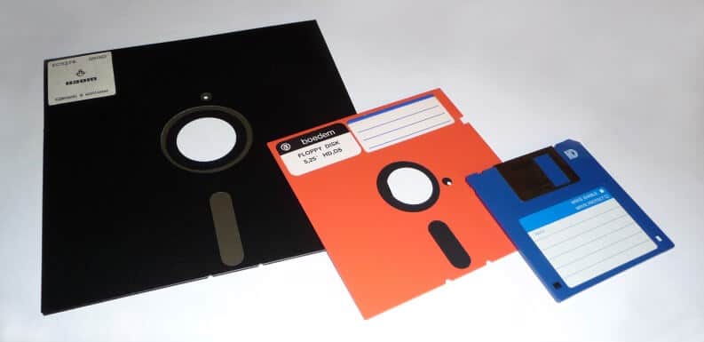 Very short history of floppies