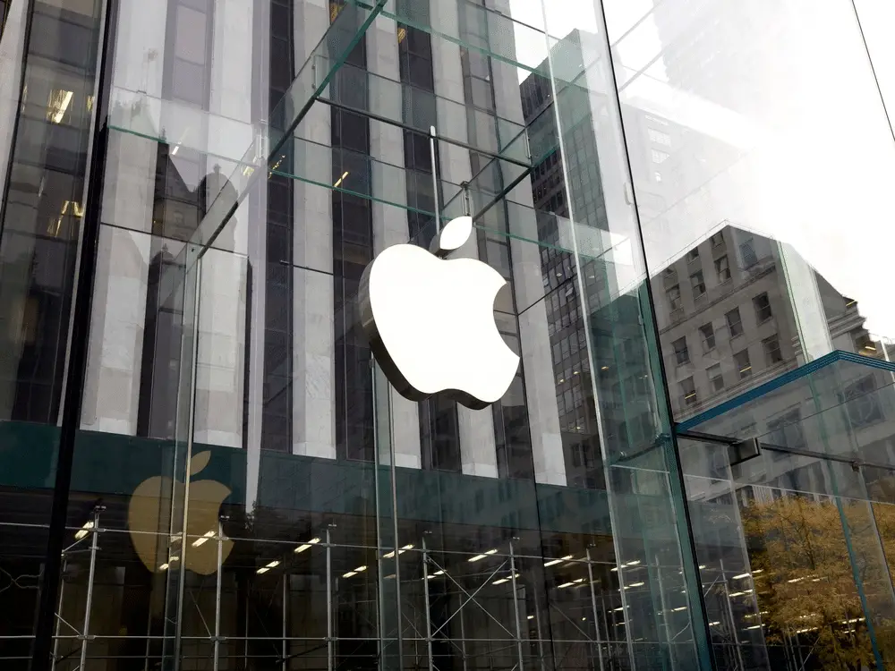 Apple capitalization rises to $ 2.4 trillion