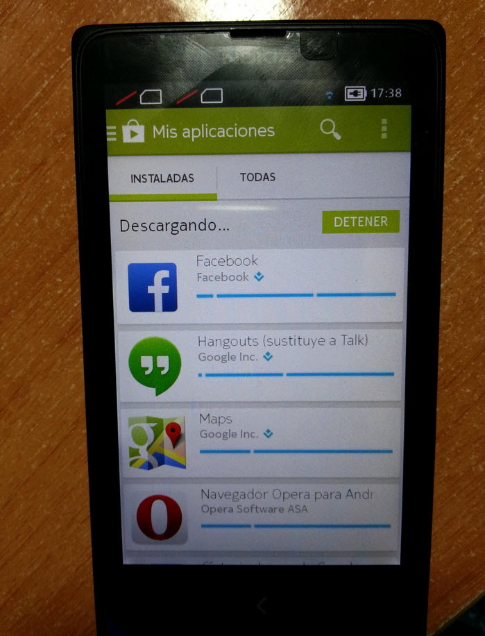 nokia x con Google Play Store instalado y funcionando