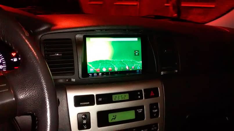 screen compatible with android auto