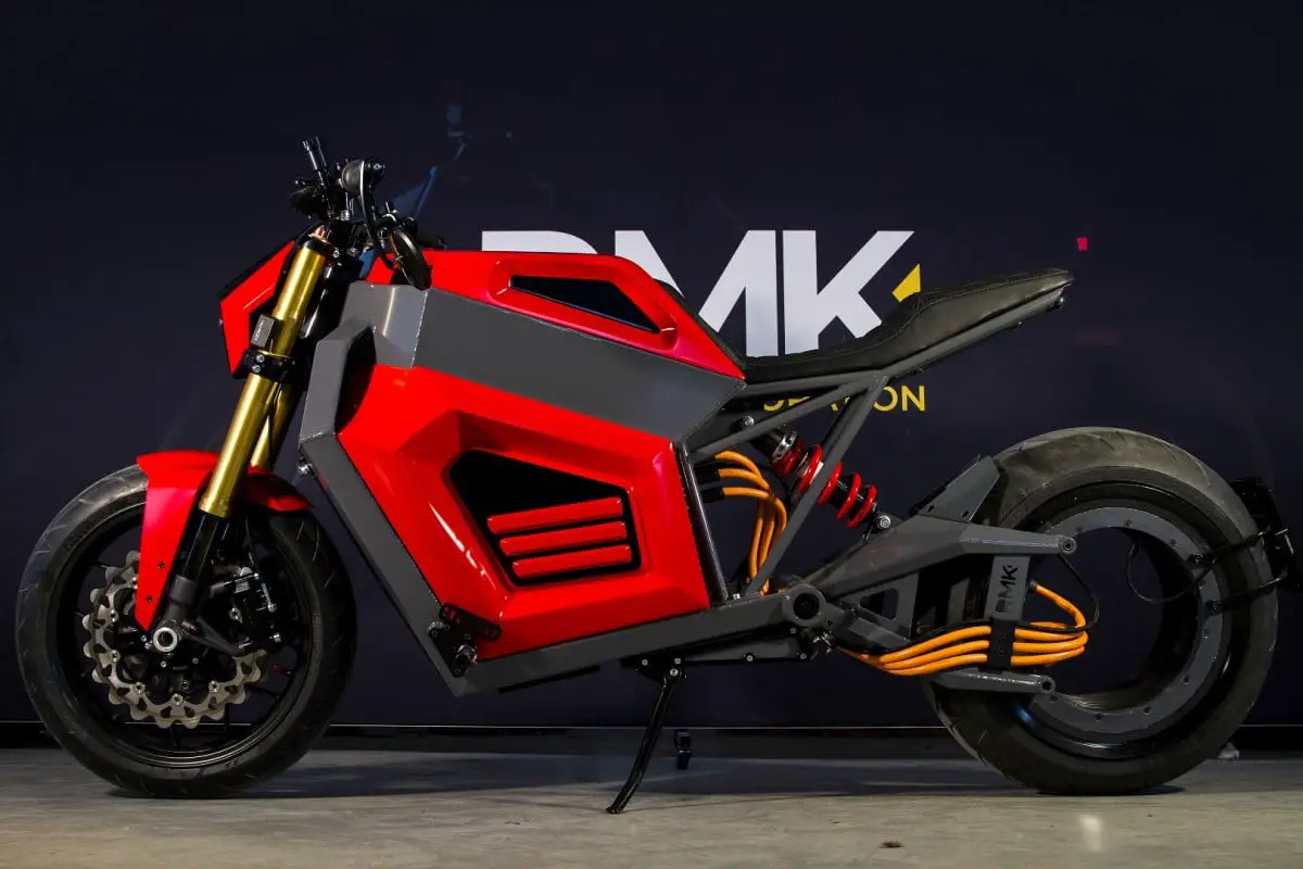 RMK finally showed a working prototype of its E2 electric motorcycle