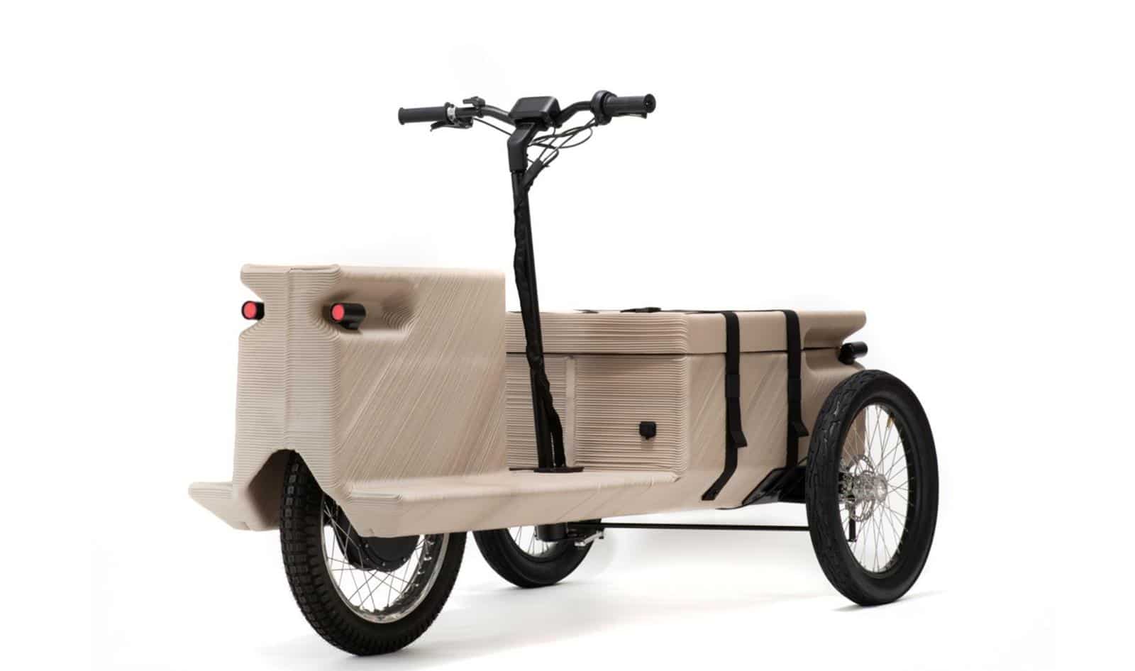 3D printed electric tricycle made of plastic scraps