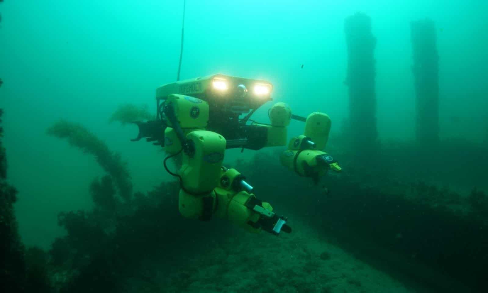 The M2NS robot will use massive arms to neutralize sea mines