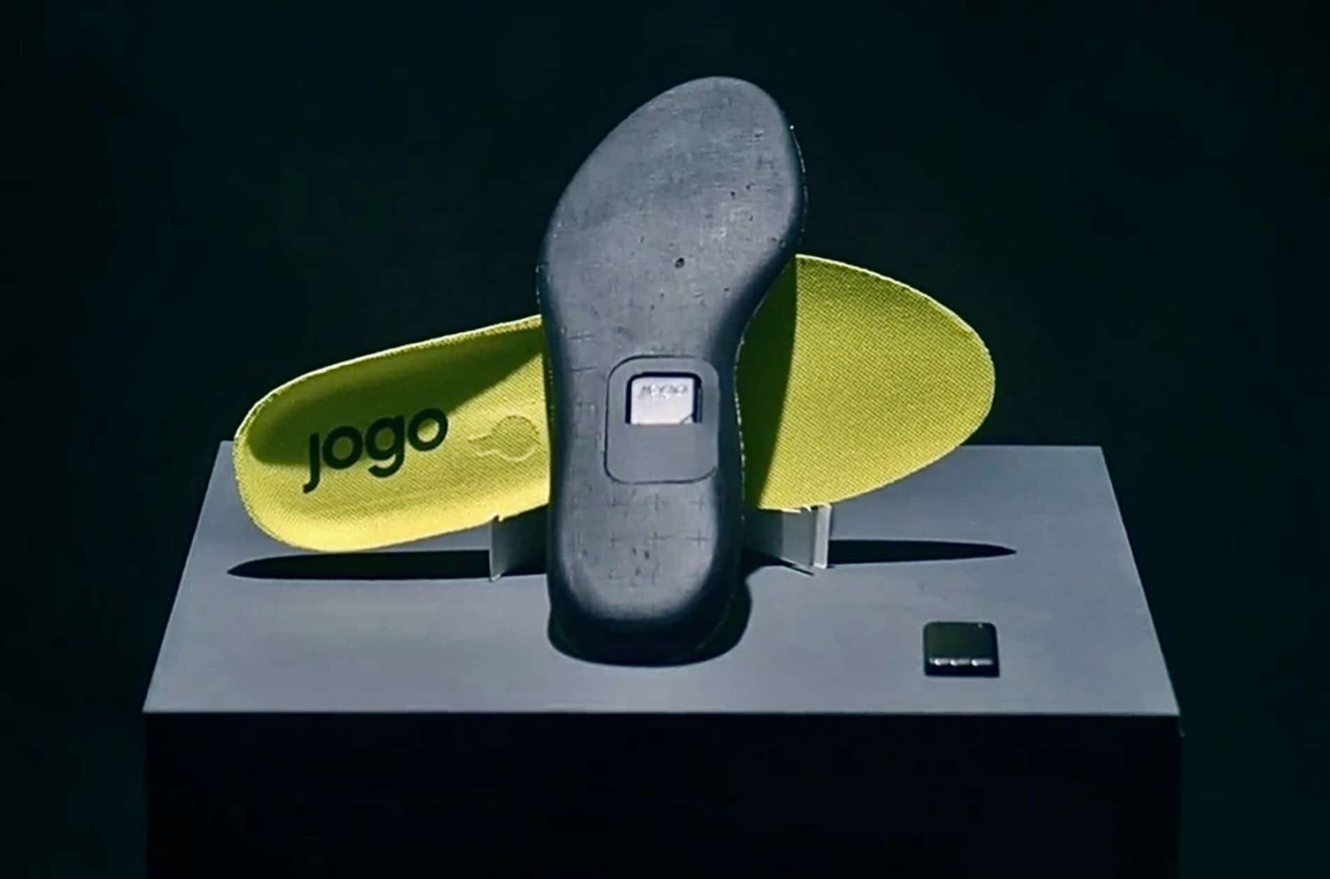 Jogo smart insoles follow the actions of footballers from the very feet