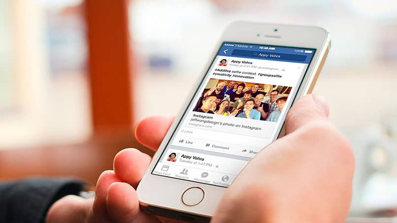 mobile shows facebook profile