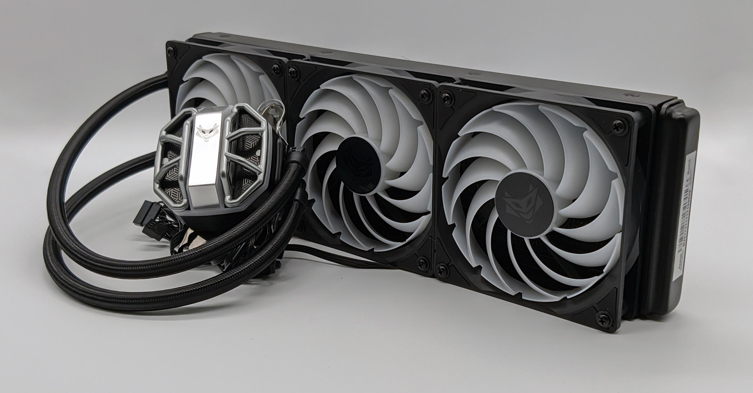 Sapphire Nitro + S360-A in review - GPU manufacturer tries its hand at CPU water coolers