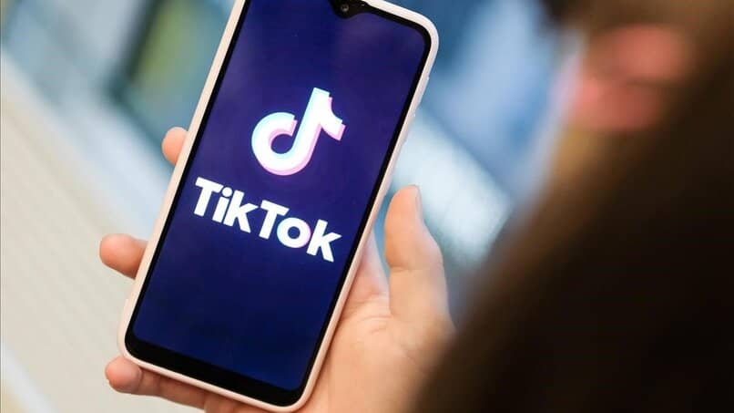 What is the Meaning of 'Cringe' Within TikTok?  - Expressions in the Networks