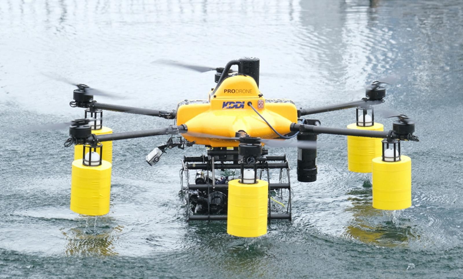 This is FIFISH + KDDI, the first combination of an underwater drone with a flying drone