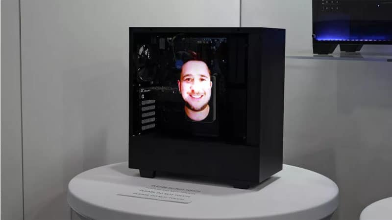 This cabinet with a holographic panel allows you to reproduce 3D images on its side