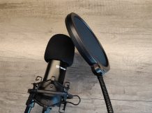 Tracer Premium Pro test.  We check a cheap USB microphone with a stand and a pop-filter