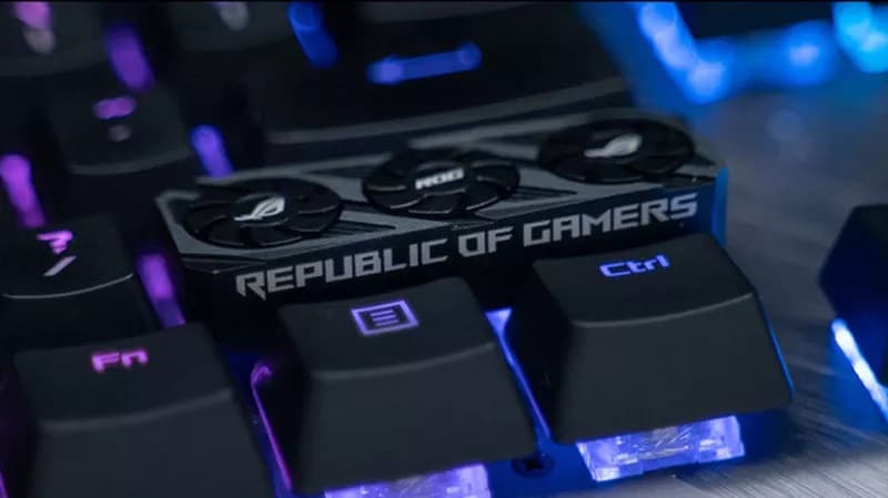 ASUS launches a Shift key in graphics card format with real fans