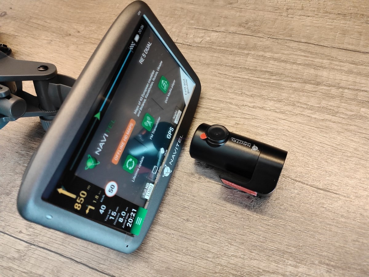 Navitel RE 5 Dual test, i.e. a combination of navigation and video recorder