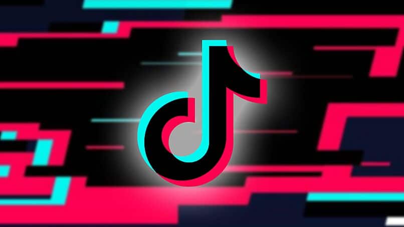How to Set an Animated TikTok Photo as a Lock Screen Wallpaper?