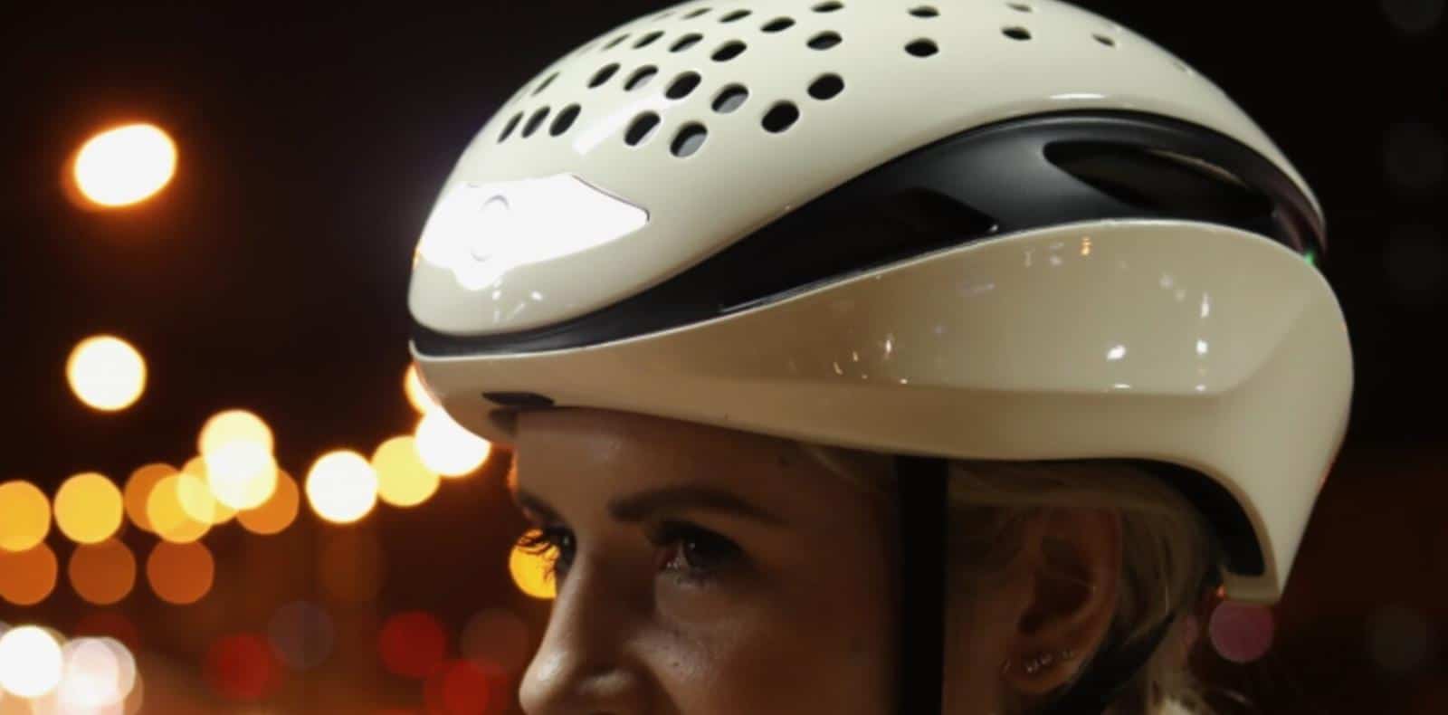 The Relee M1 bicycle helmet is distinguished by several technological features