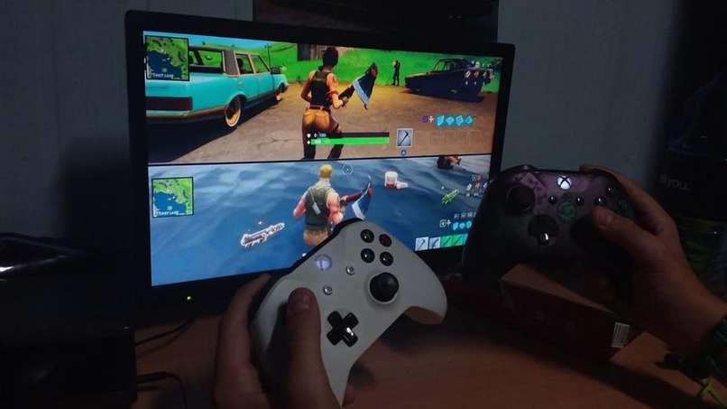 How to Fix Split Screen Issue When Playing Fortnite?  - To play online
