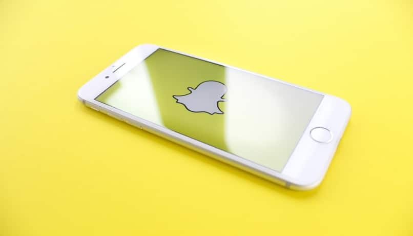 How to Share Your Location with Snapchat Contacts - Interaction Between Friends