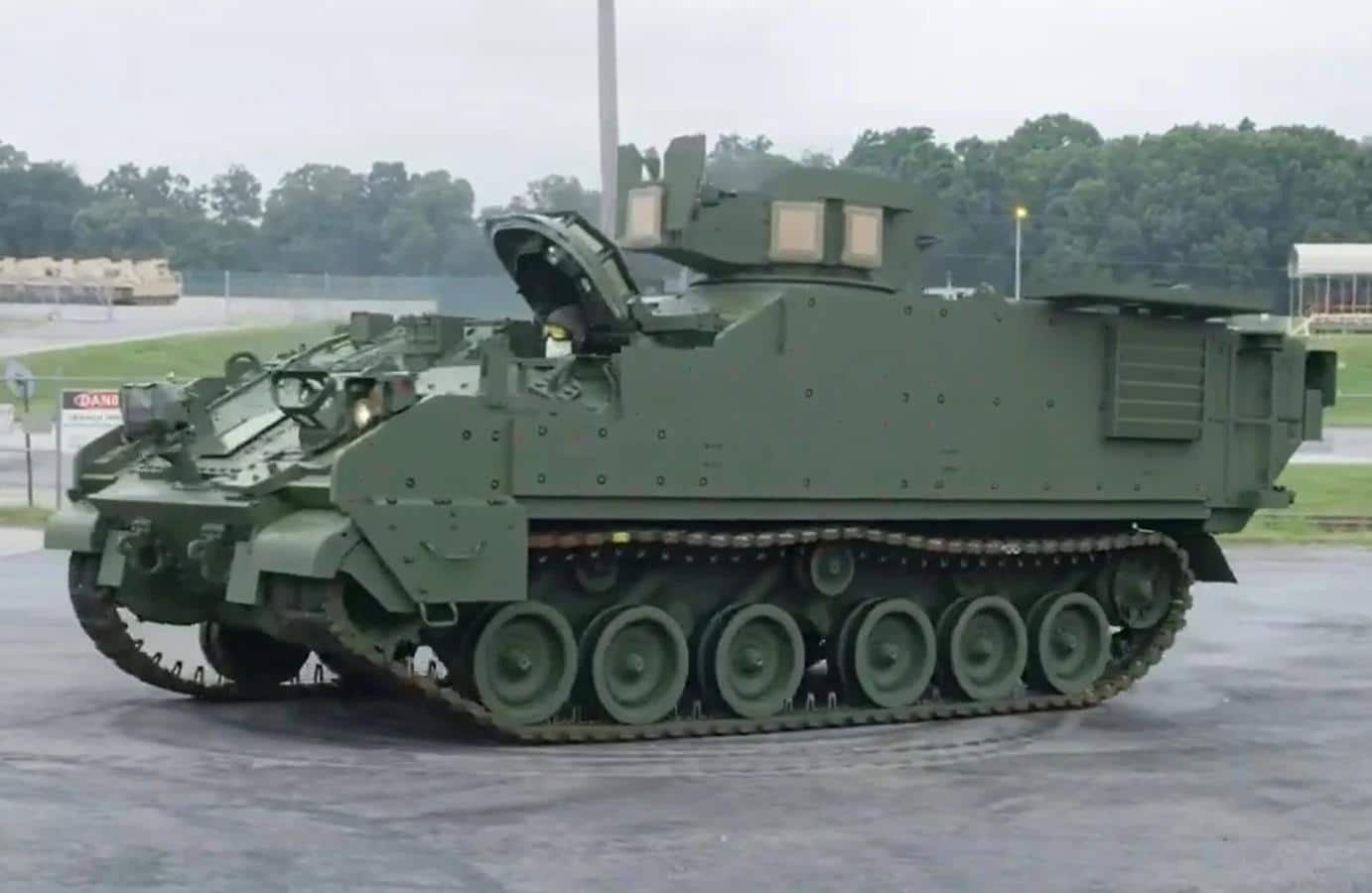 The newest tracked vehicles of the US Army will get new covers, i.e. the AMPV from OCWS