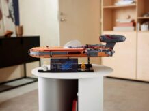 A new LEGO set for Star Wars fans.  This is Skywalker's unique Landspeeder