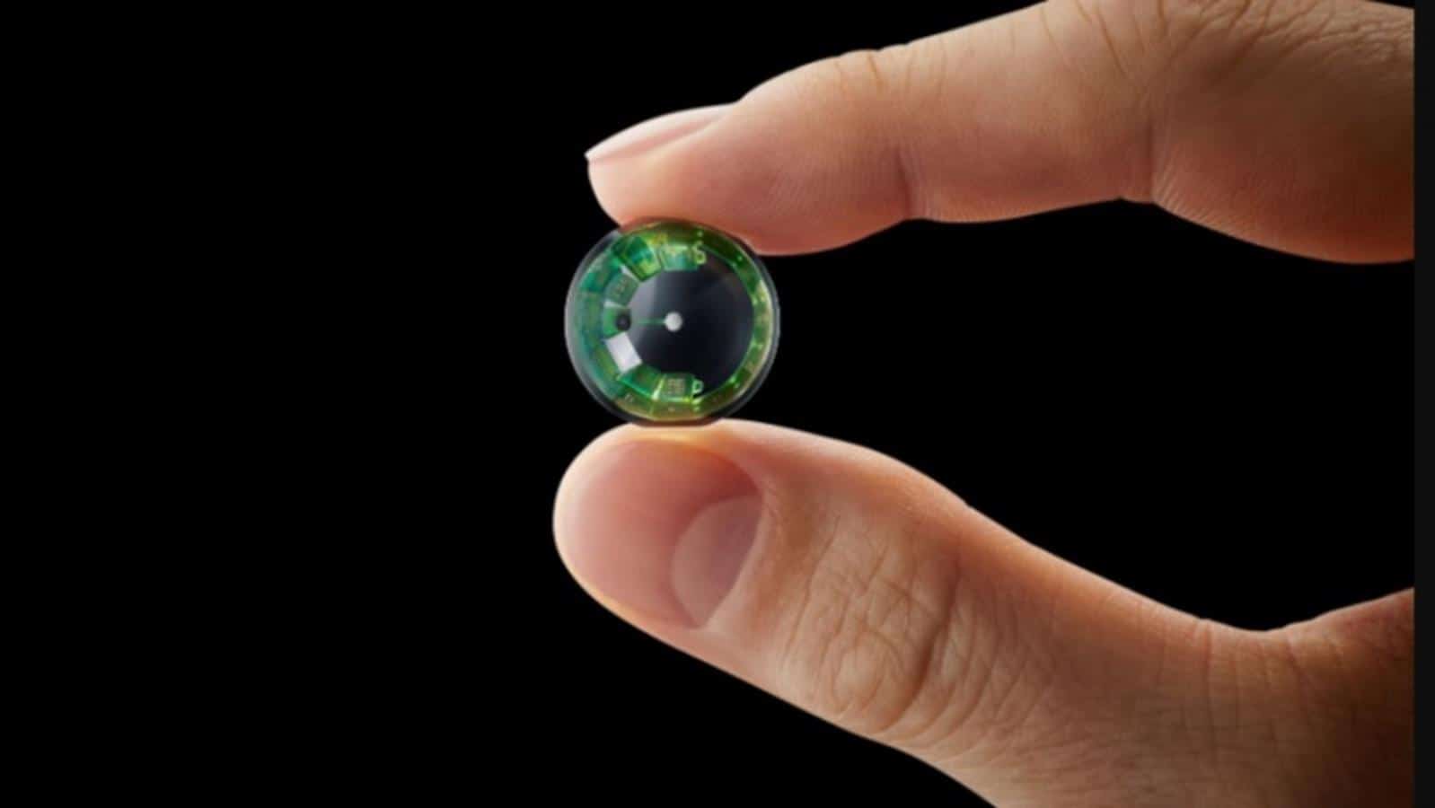 Smart contact lenses with microLED displays and eye tracking function were developed