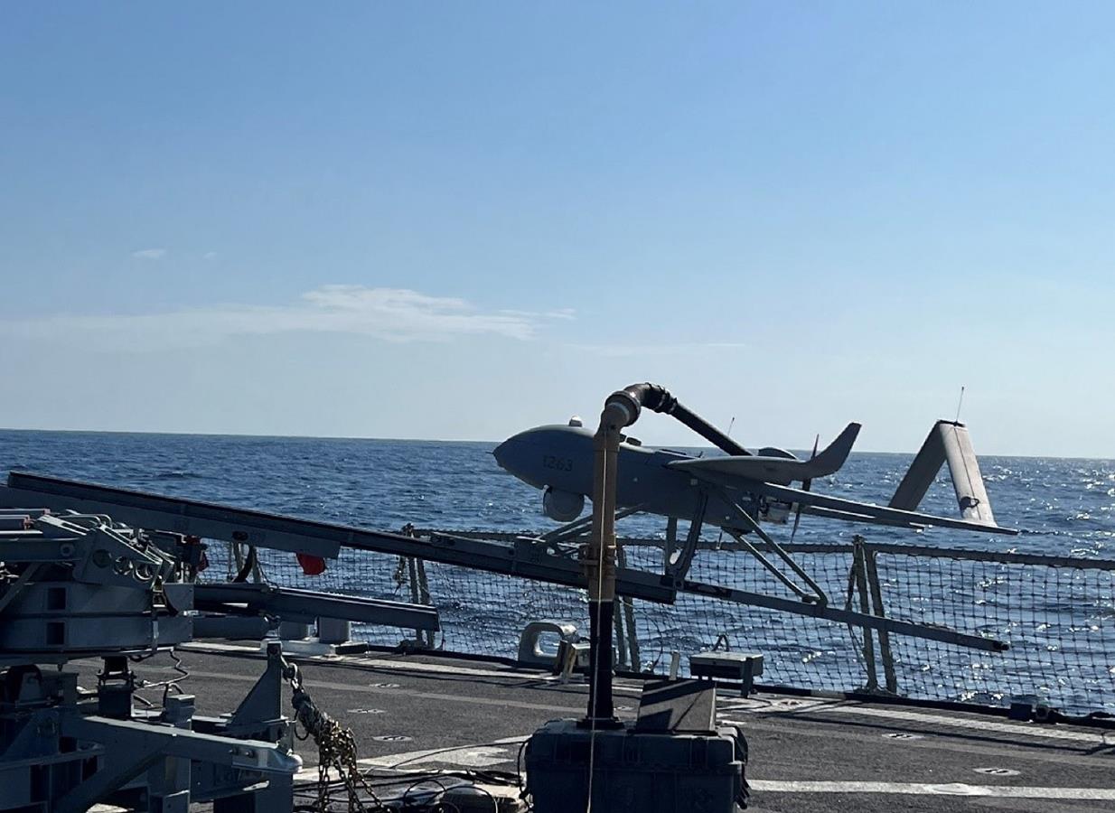 The first flight of the Aerosonde drone from the deck of the American destroyer has been completed
