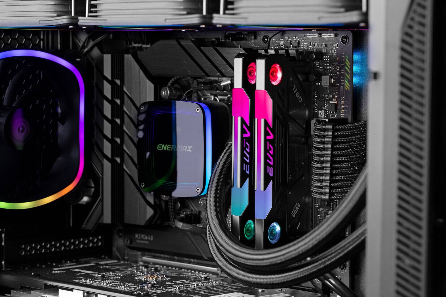 GeIL launches its DDR5 memories cooled with two RGB fans