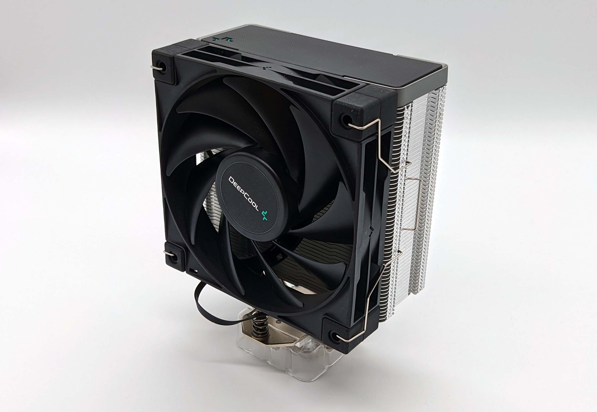 Deepcool AK400 CPU tower cooler in the test - good all-rounder for the middle class