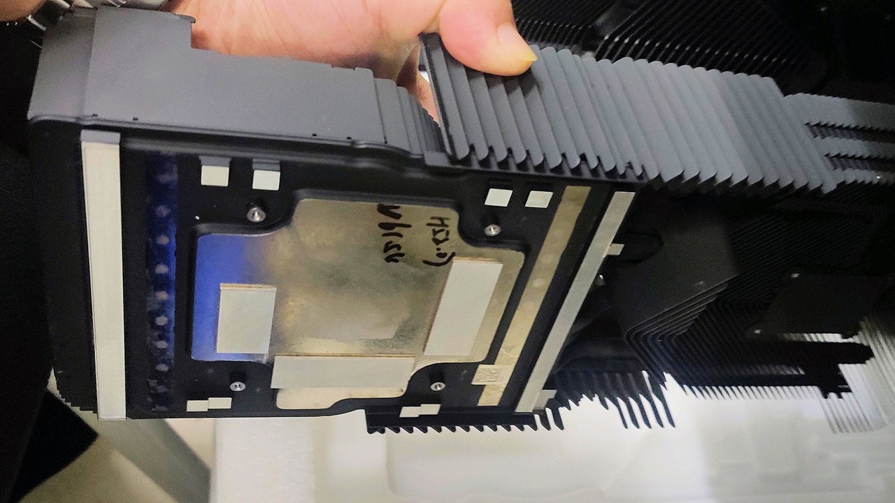 GeForce RTX 4000 Founders Edition: alleged photos of the heatsink of a 'top of the range' appear