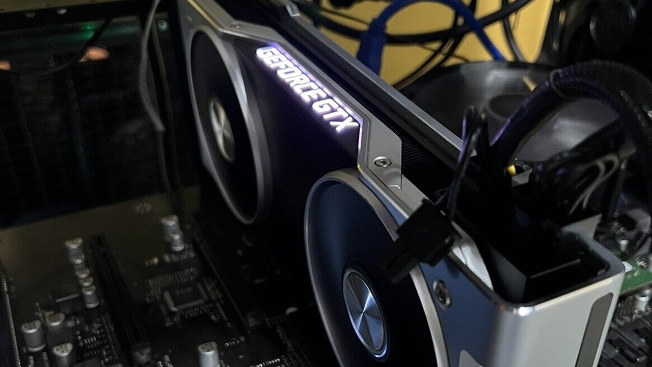 GeForce GTX 2080, photos of a prototype pop up on the net: the only GTX with RT support in hardware