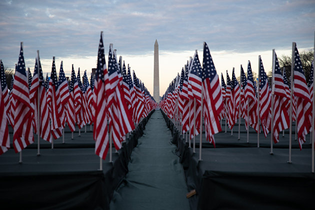US flags in front of the Washington Monument